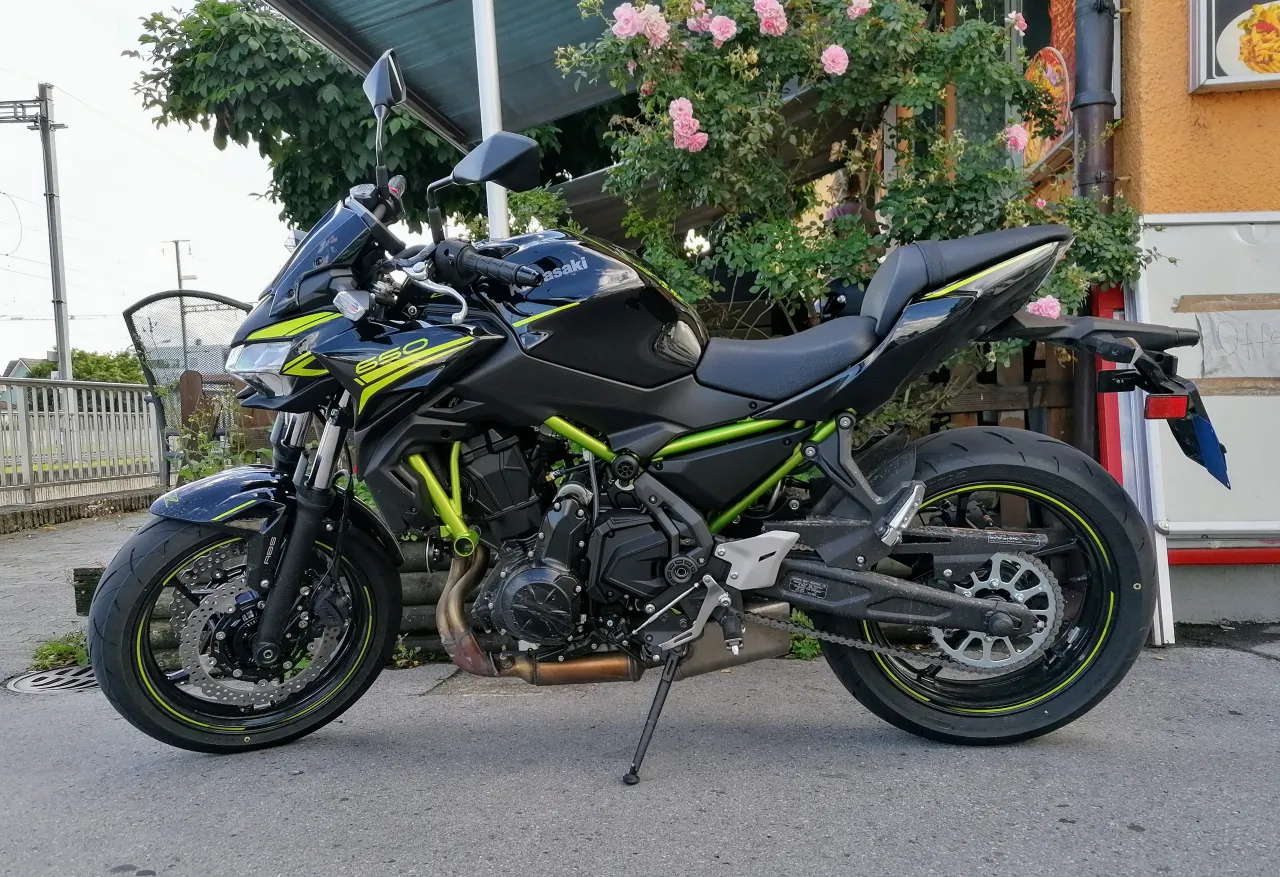 Kawasaki Z650 in zwart, 2020