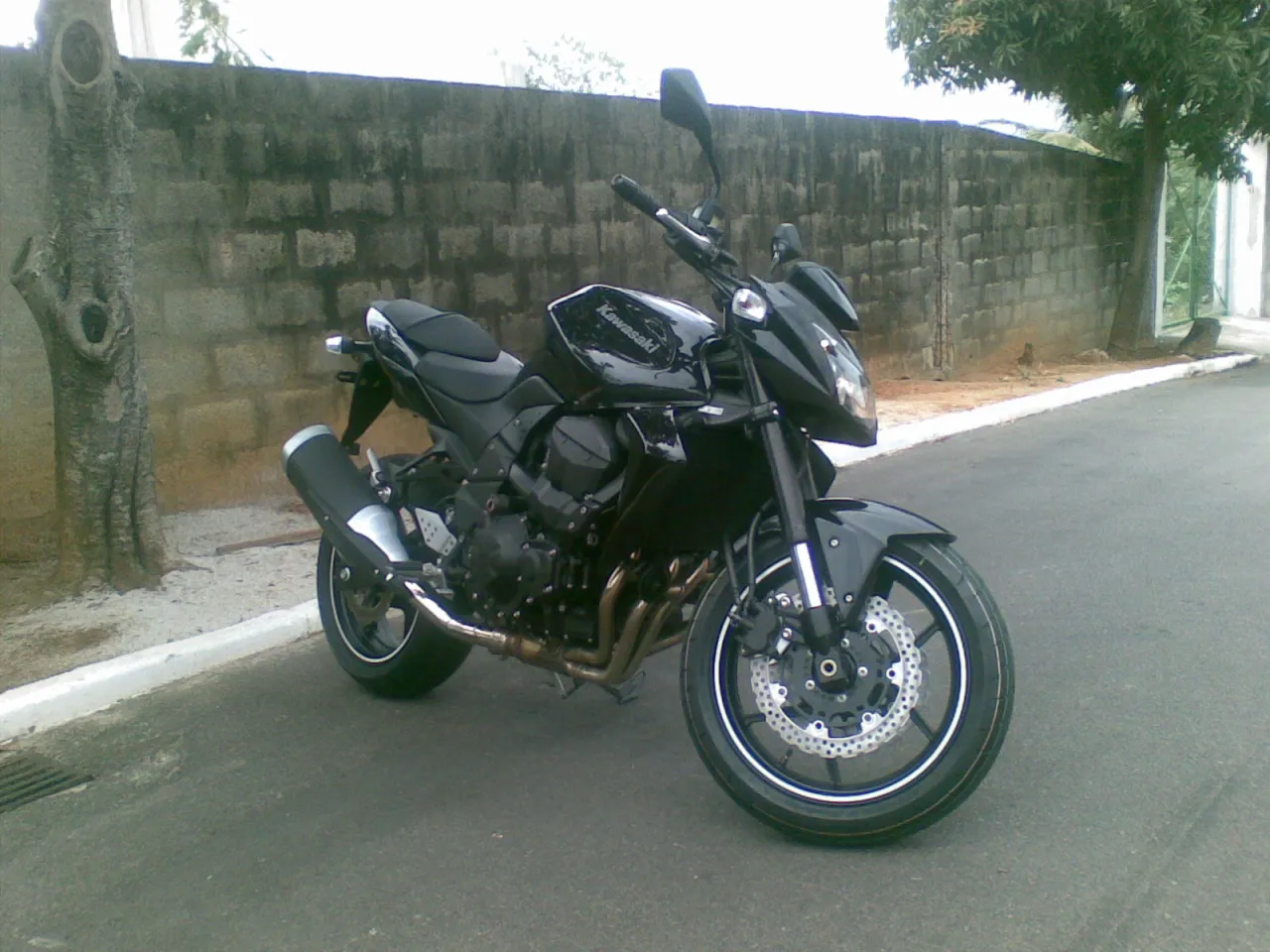Kawasaki Z750 naked motorcycle side view