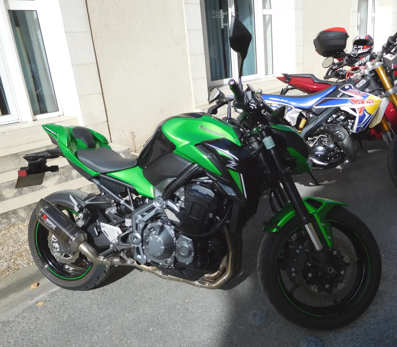 Kawasaki Z900 in groen, zijaanzicht