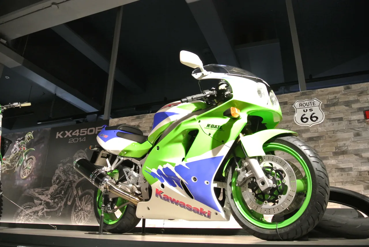 Kawasaki ZXR 750 1993 zijaanzicht