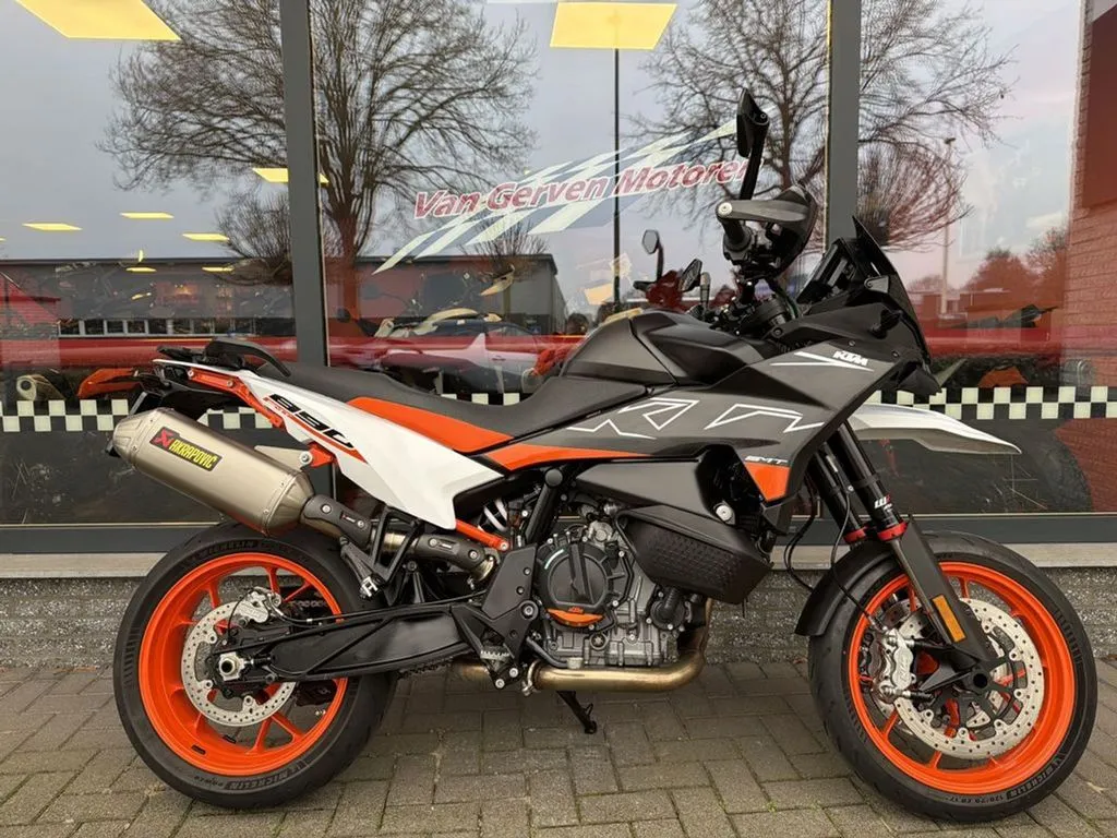KTM 890 SMT Supermoto Tourer side view