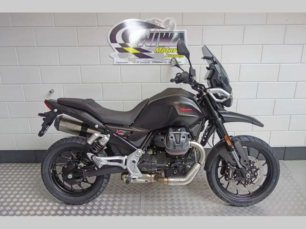Moto Guzzi V 85 Strada