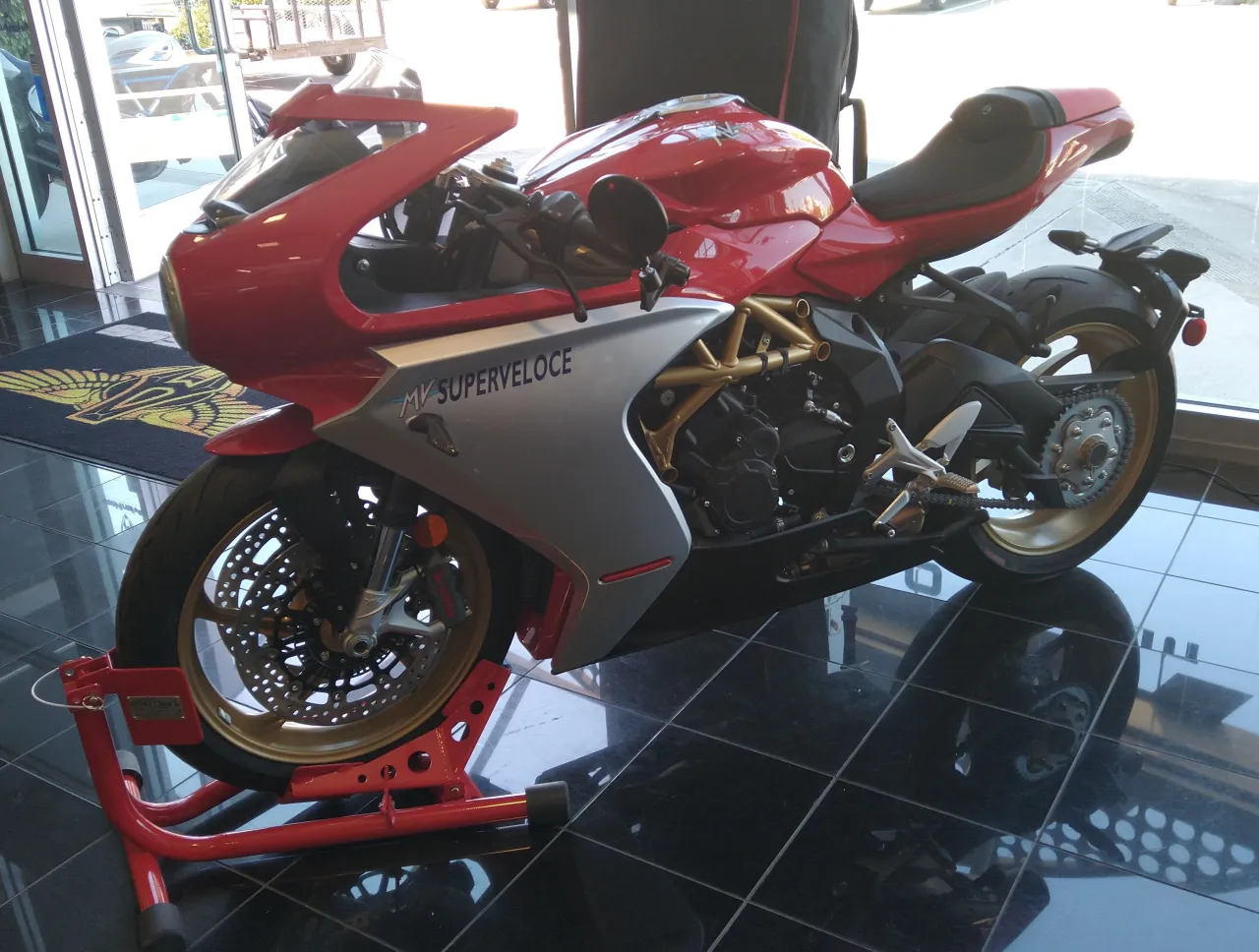 MV Agusta Superveloce 800 uit 2021