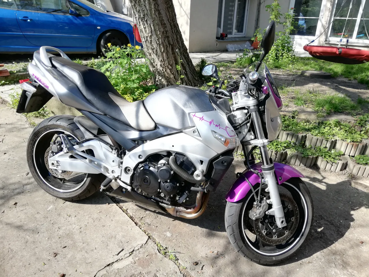 Suzuki GSR 600 naked streetfighter side profile