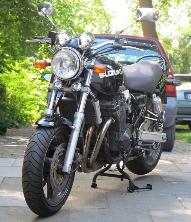 Suzuki GSX 750 AE eerste generatie naked