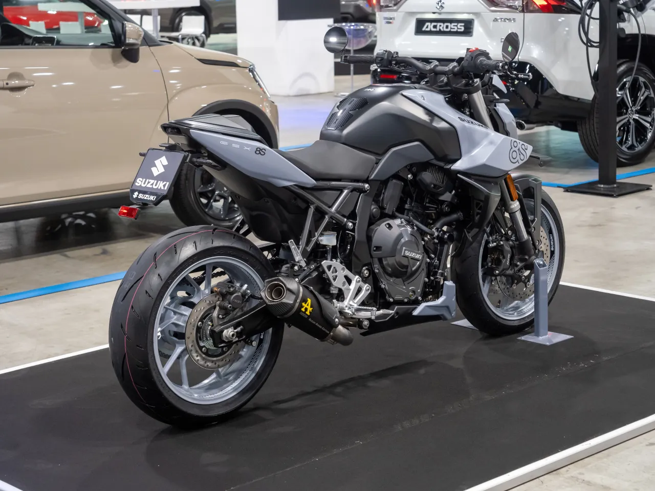 Suzuki GSX-8S op Auto Zurich 2024