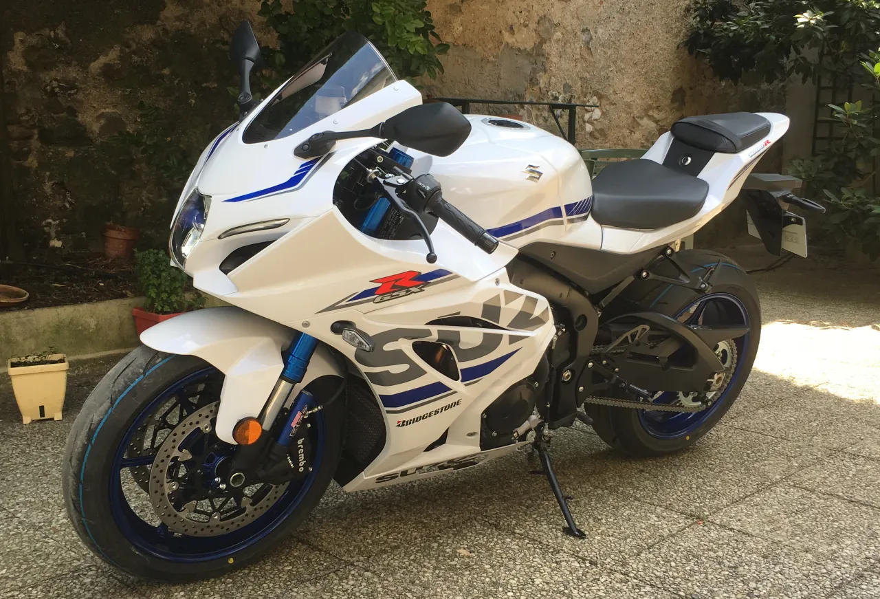 Suzuki GSX-R 1000 R model 2018 in witte livrei