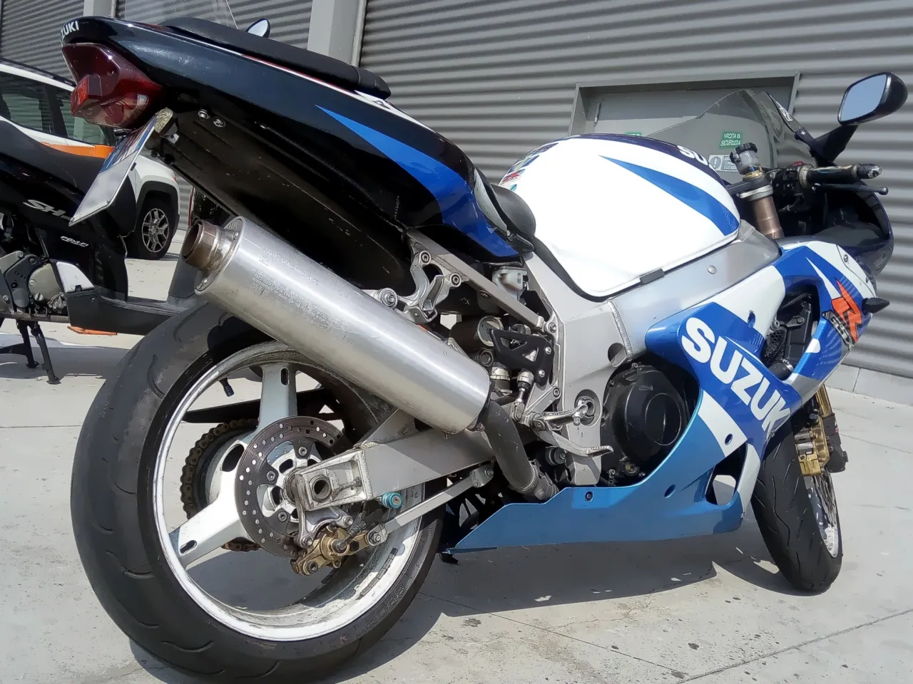 Suzuki GSX-R 1000 supersport side profile