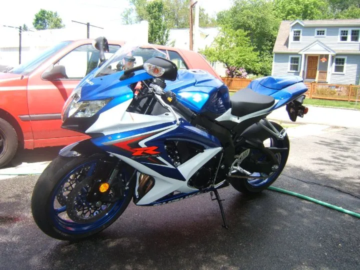 Suzuki GSX-R 750 2008 supersport zijaanzicht