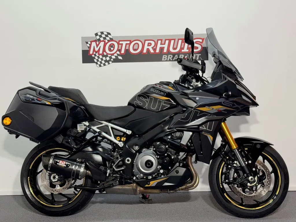 Suzuki GSX-S1000GX sport crossover side view
