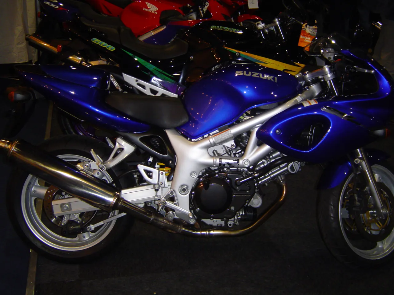 Suzuki SV 650 S half-gestroomlijnde uitvoering