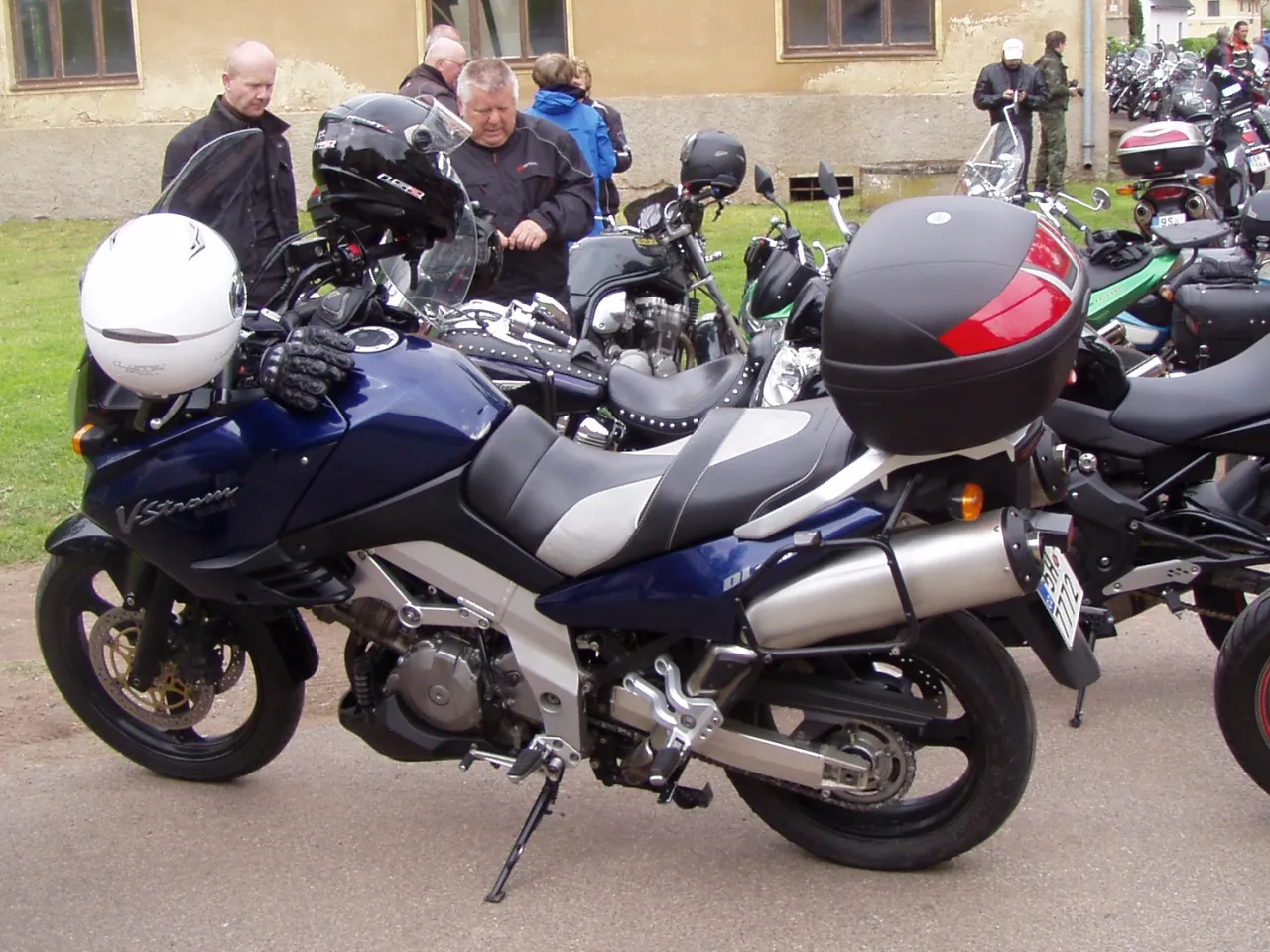 Suzuki DL 1000 V-Strom zijaanzicht
