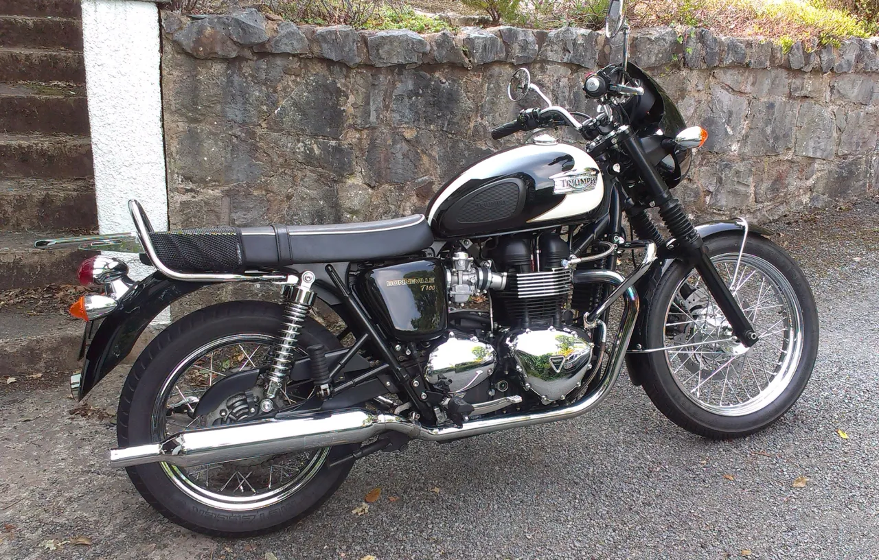 Triumph Bonneville T100 2011