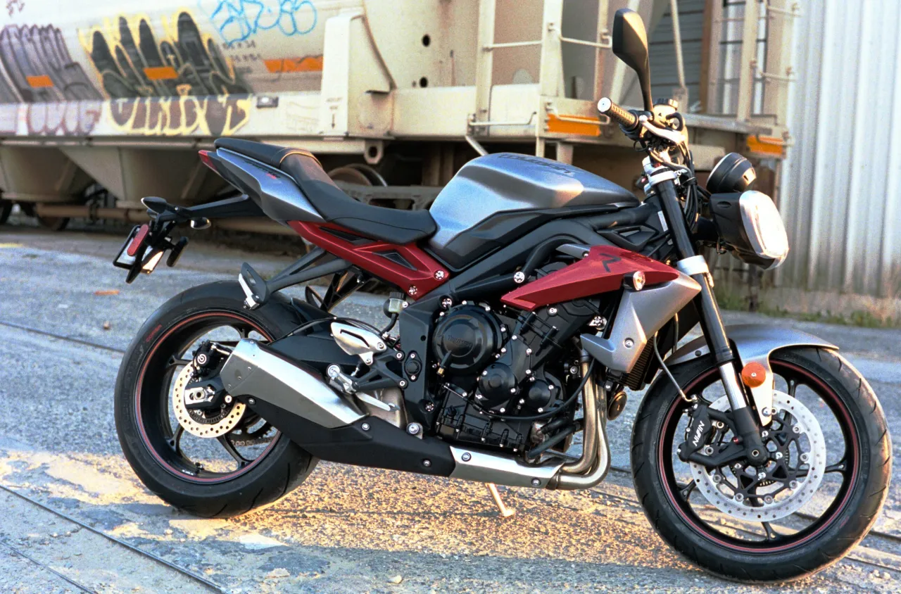 2014 Triumph Street Triple R rechterzijde