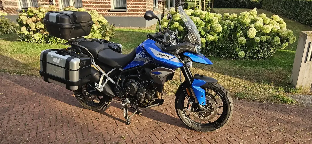 Triumph Tiger 900 GT side profile