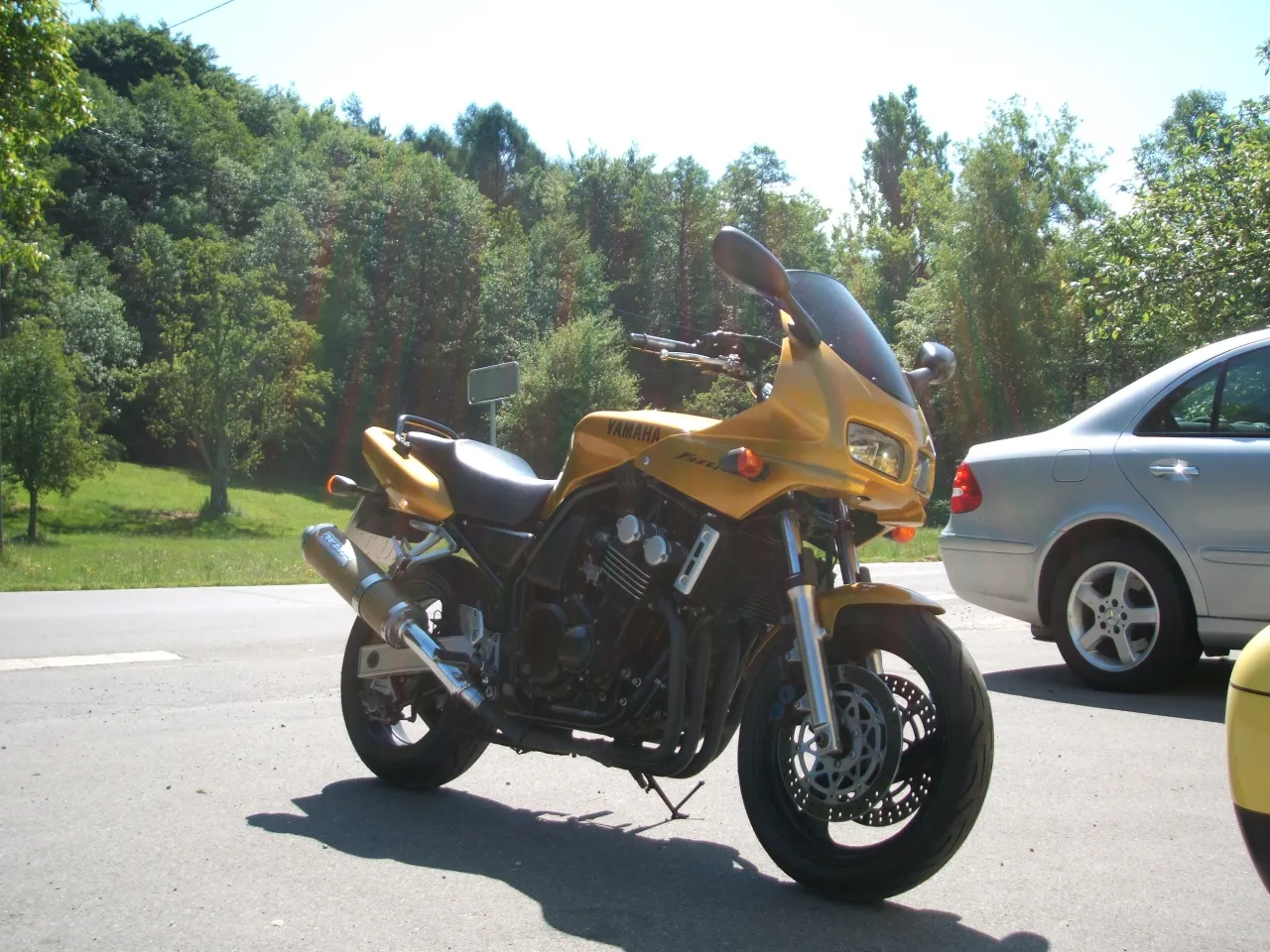 Yamaha Fazer FZS600 vooraanzicht