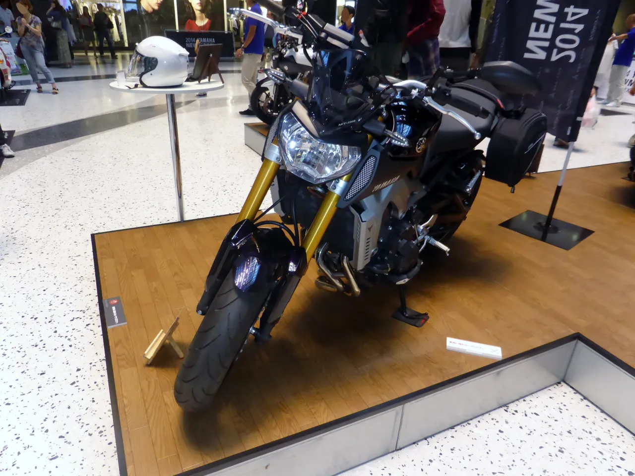 Yamaha MT-09 studio-opname
