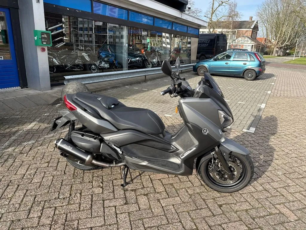 Yamaha X Max 400