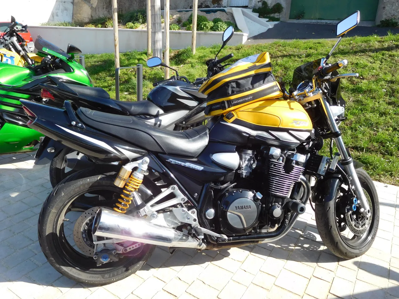 Yamaha XJR 1300 rechterzijde