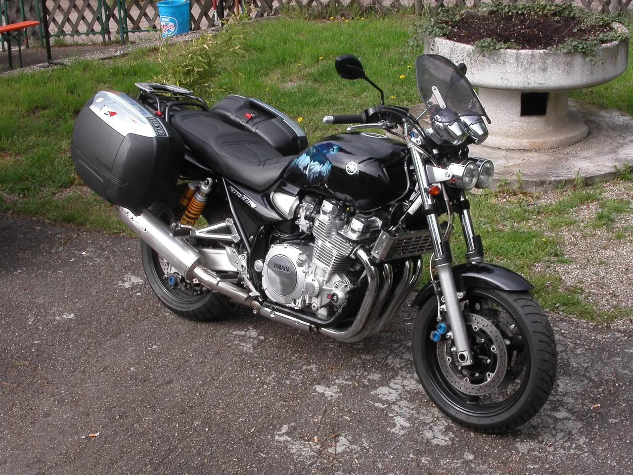 Yamaha XJR 1300 zijaanzicht