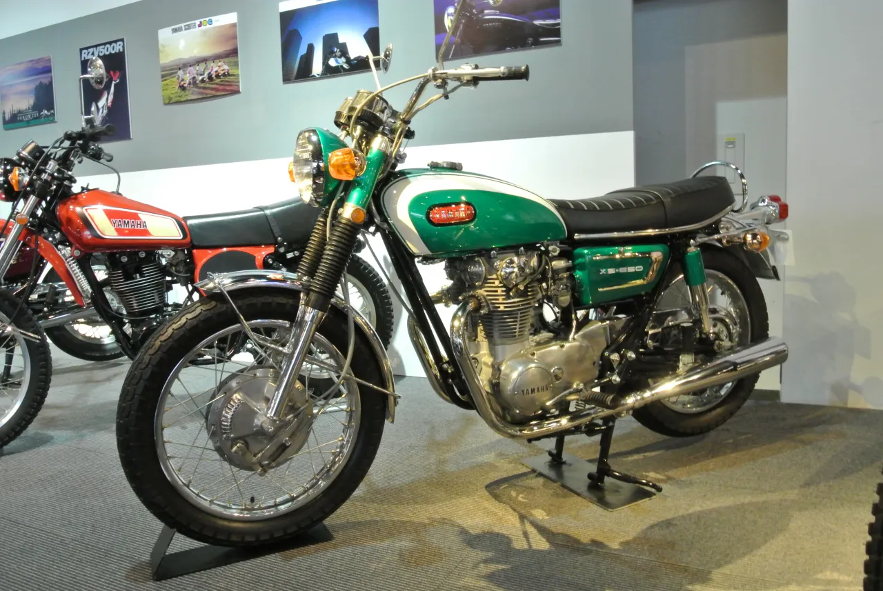 Yamaha XS-1 1970 zijaanzicht