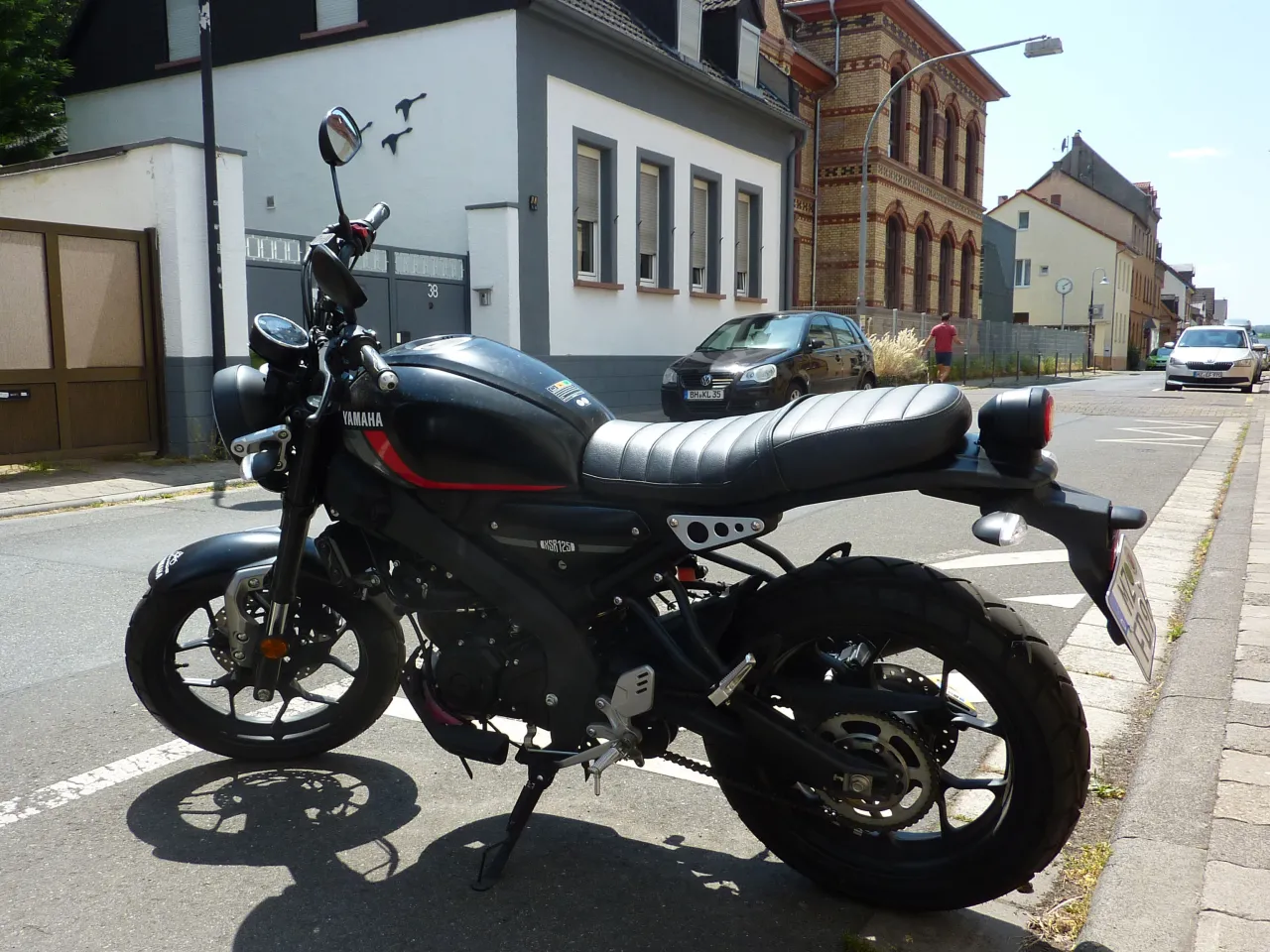 Yamaha XSR125 linkeraanzicht