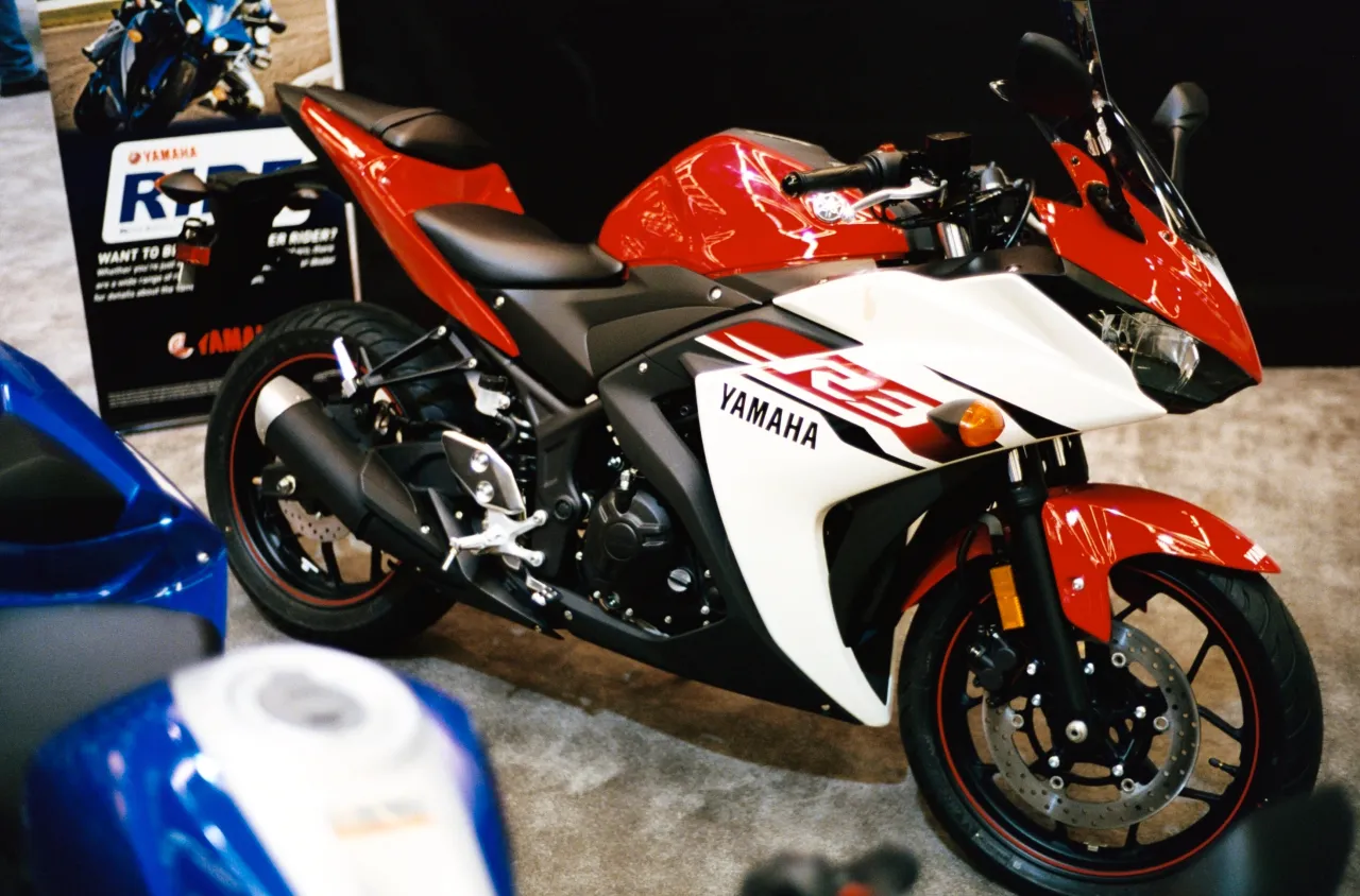 Yamaha YZF-R3 2015 rechterzijde