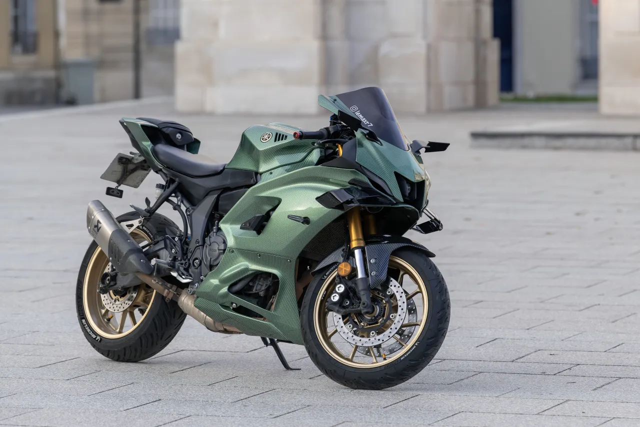 Yamaha YZF-R7 rechteraanzicht