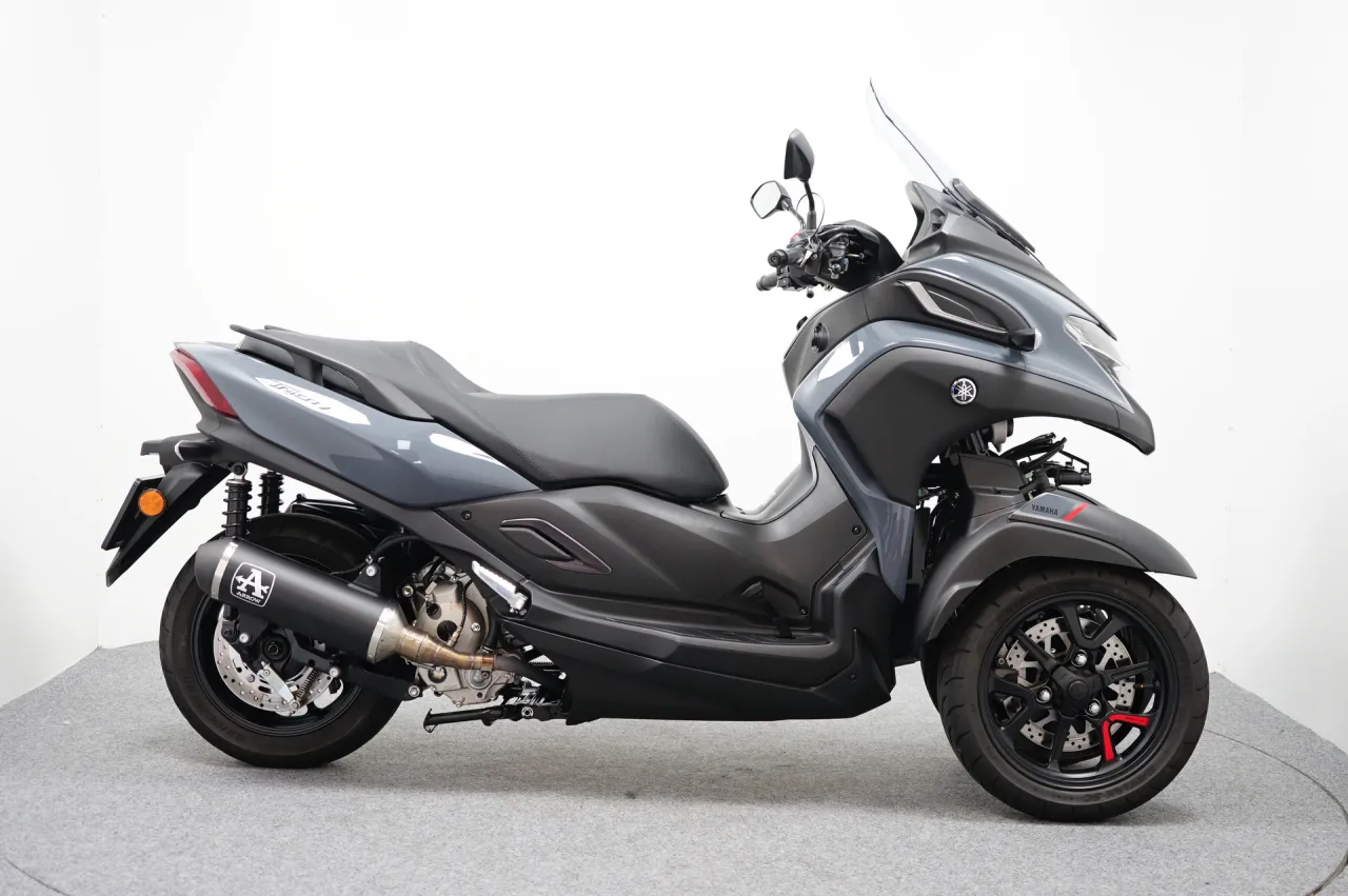 Yamaha Tricity 300 three-wheel LMW GT scooter
