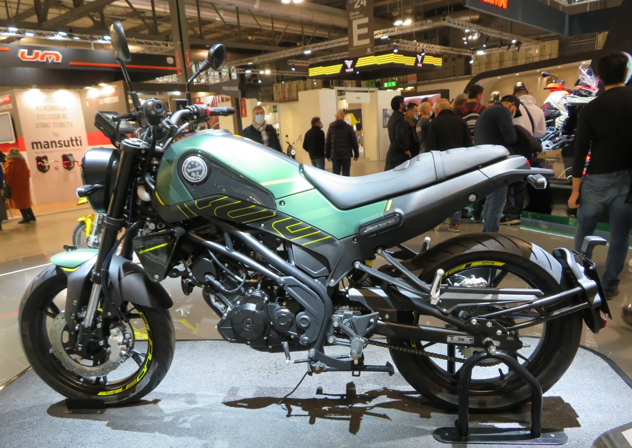 Benelli Leoncino 125 model 2022