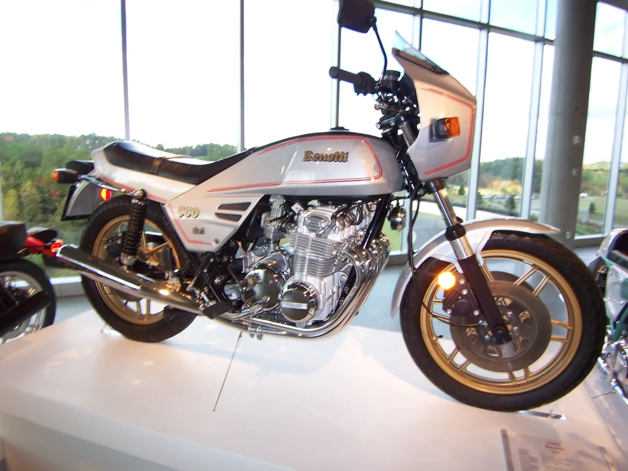 Benelli 900 Sei Sport variant