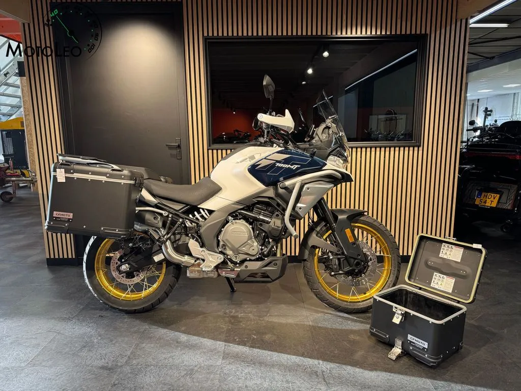 Cfmoto 700 MT Adventure GT