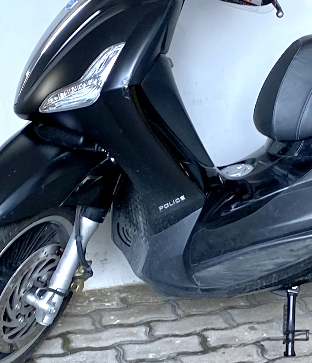 Piaggio Beverly 300 in politie-uitvoering met logo