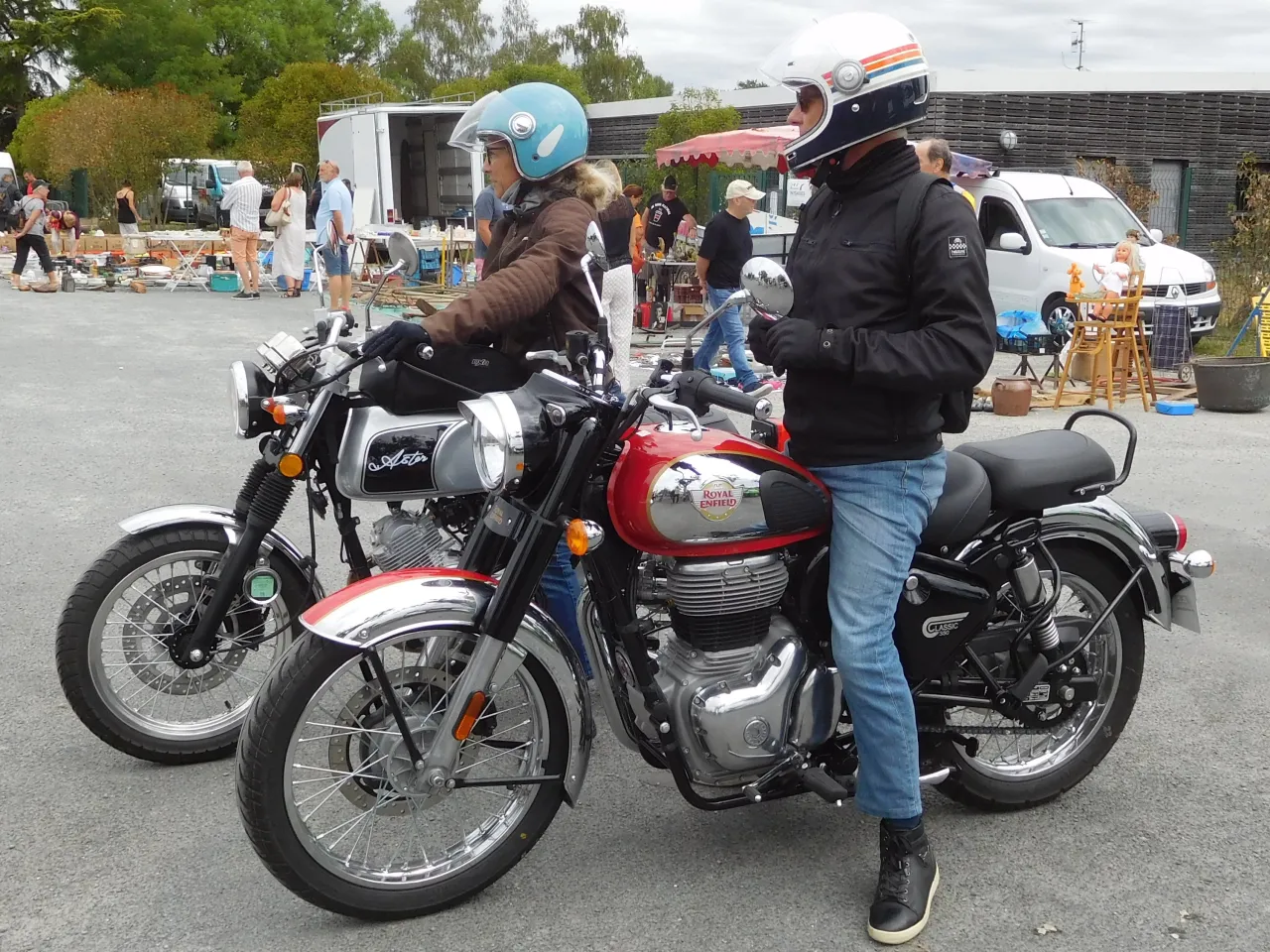 Royal Enfield Classic 350 retro J-series