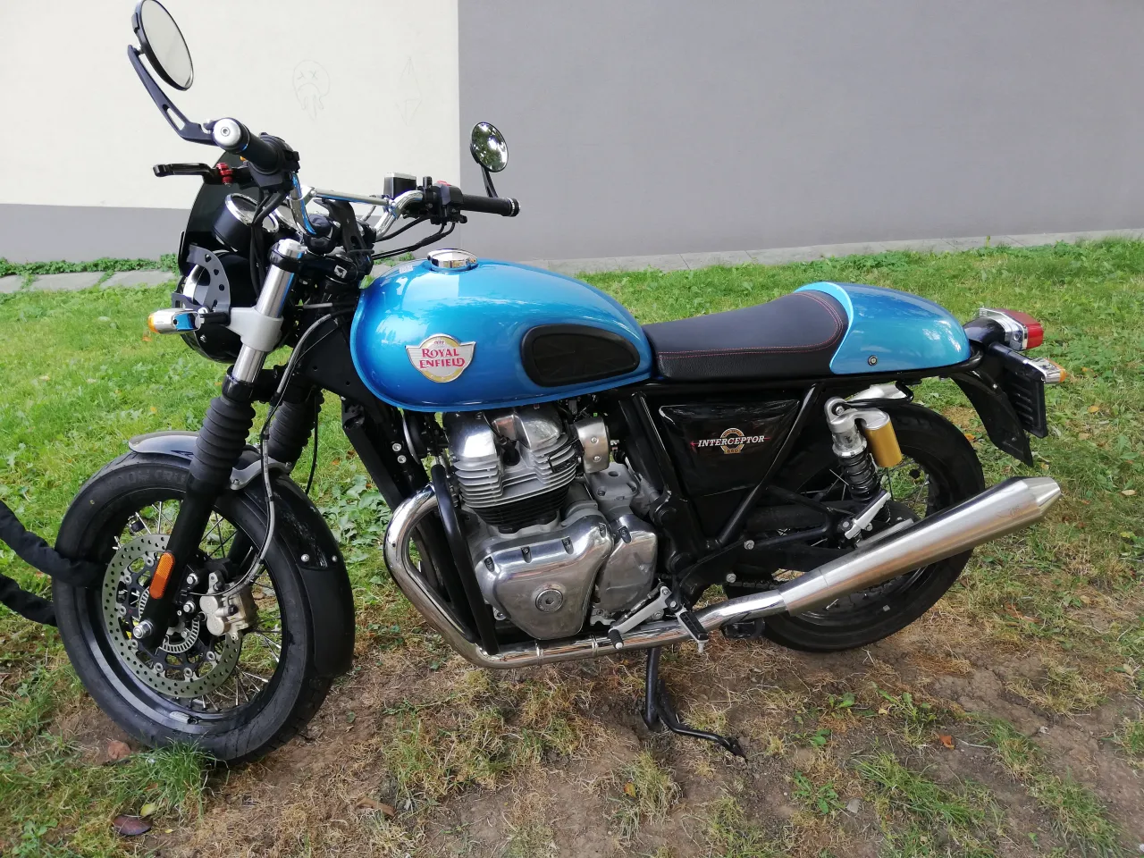 Royal Enfield Interceptor 650 vooraanzicht