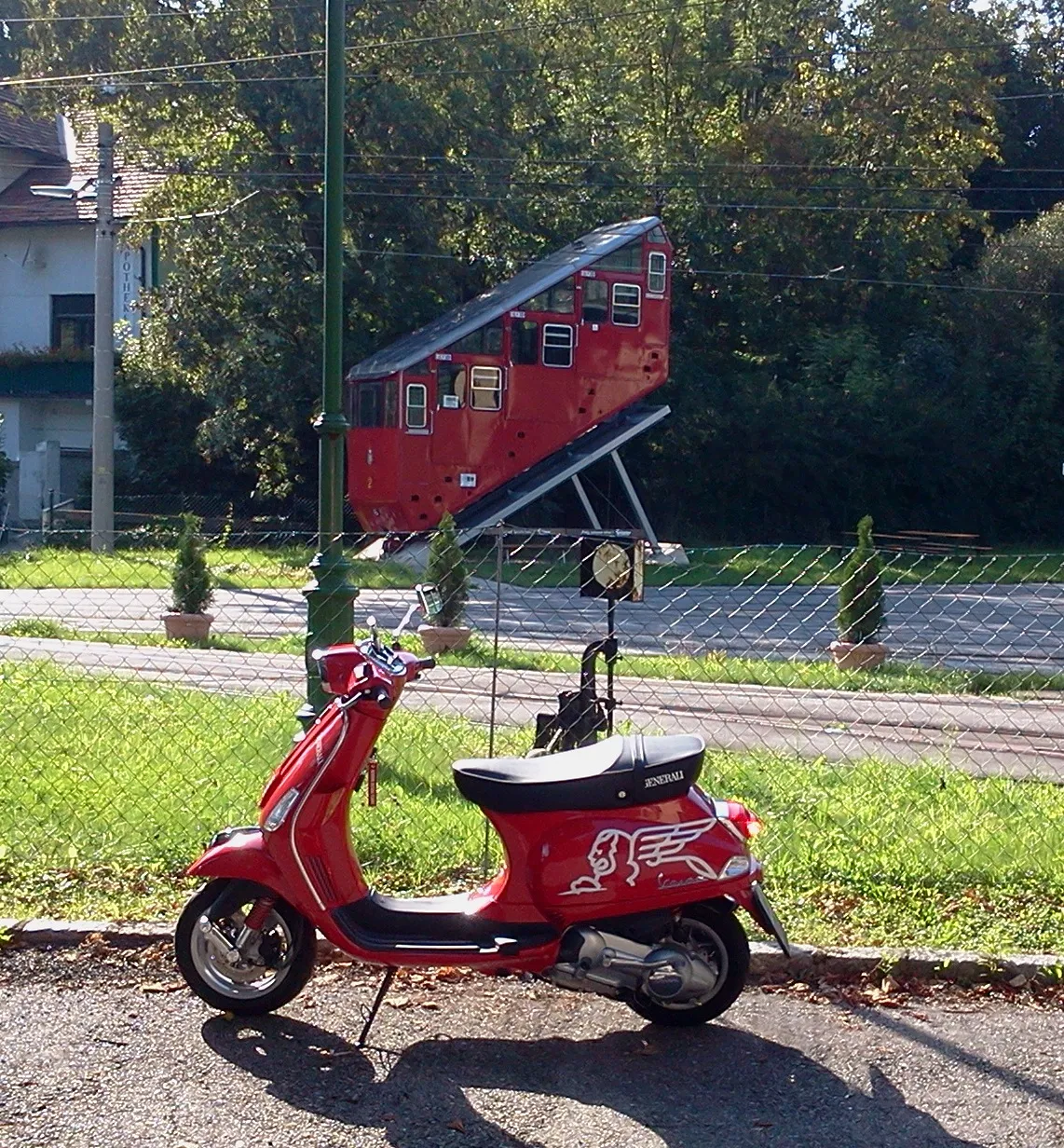 Vespa S 125 uit 2011