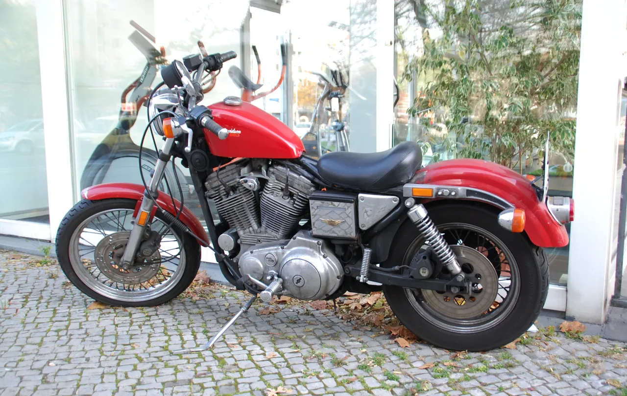 Harley-Davidson Sportster 883 cruiser side profile