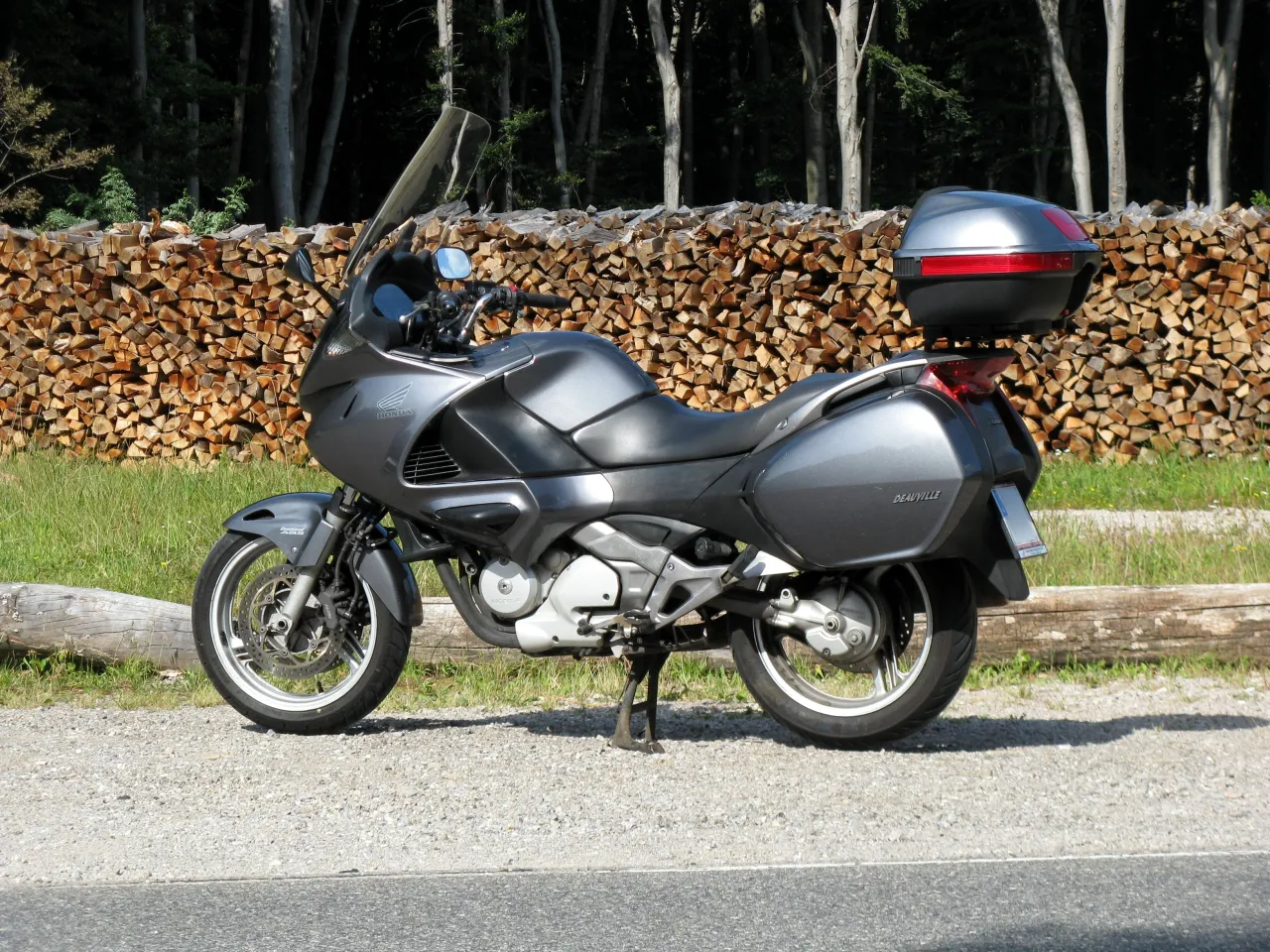 Honda NT700V Deauville 2006 linkerzijde