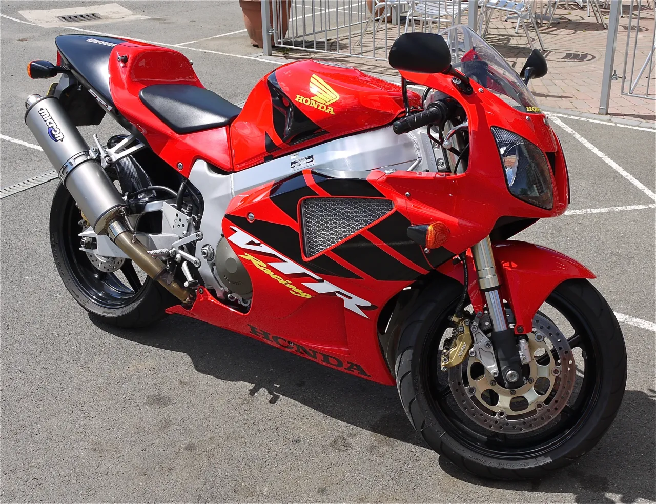 Honda VTR 1000 F zijaanzicht
