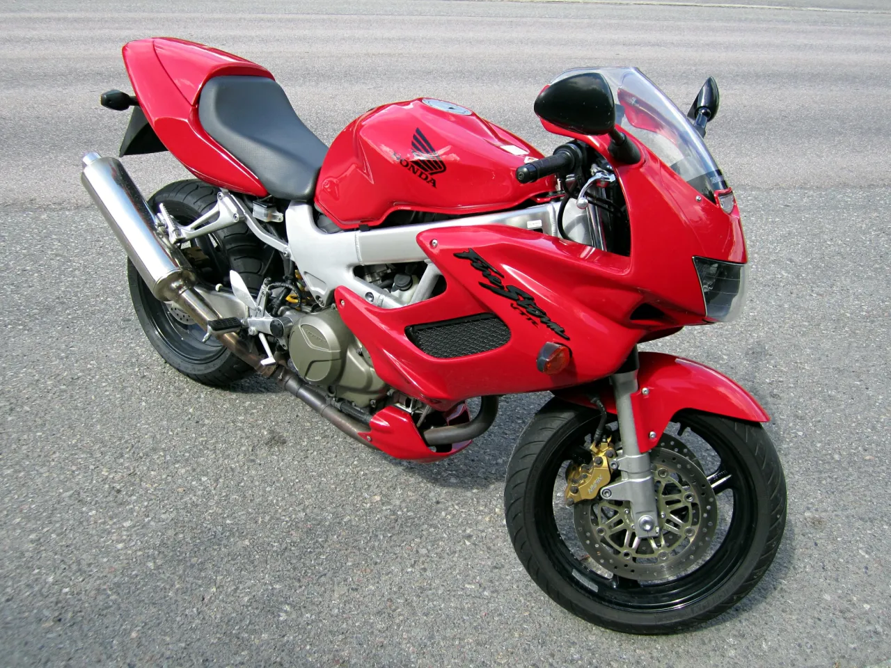 Honda Firestorm VTR 1000 F zijaanzicht