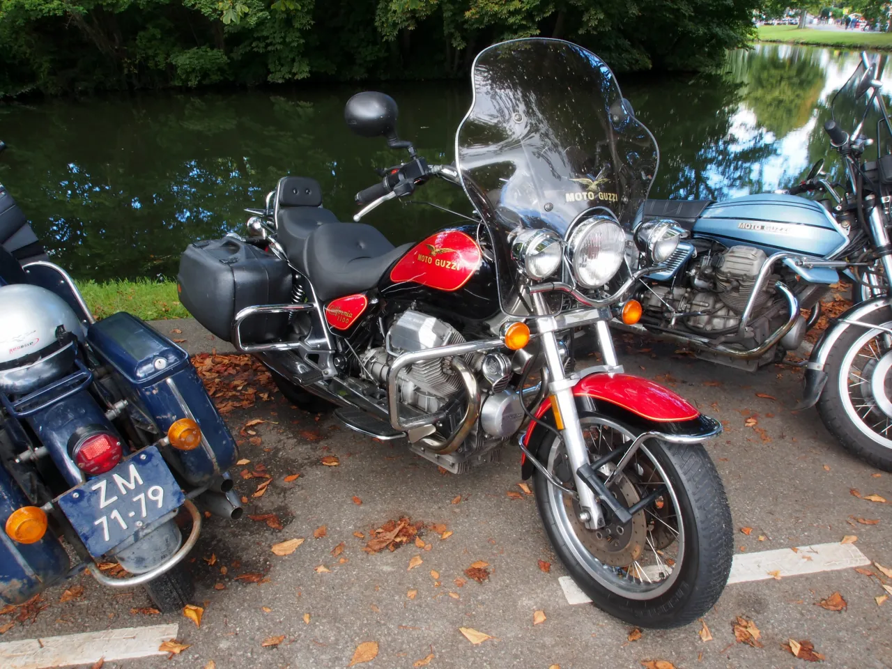 Moto Guzzi California 1100 zijaanzicht