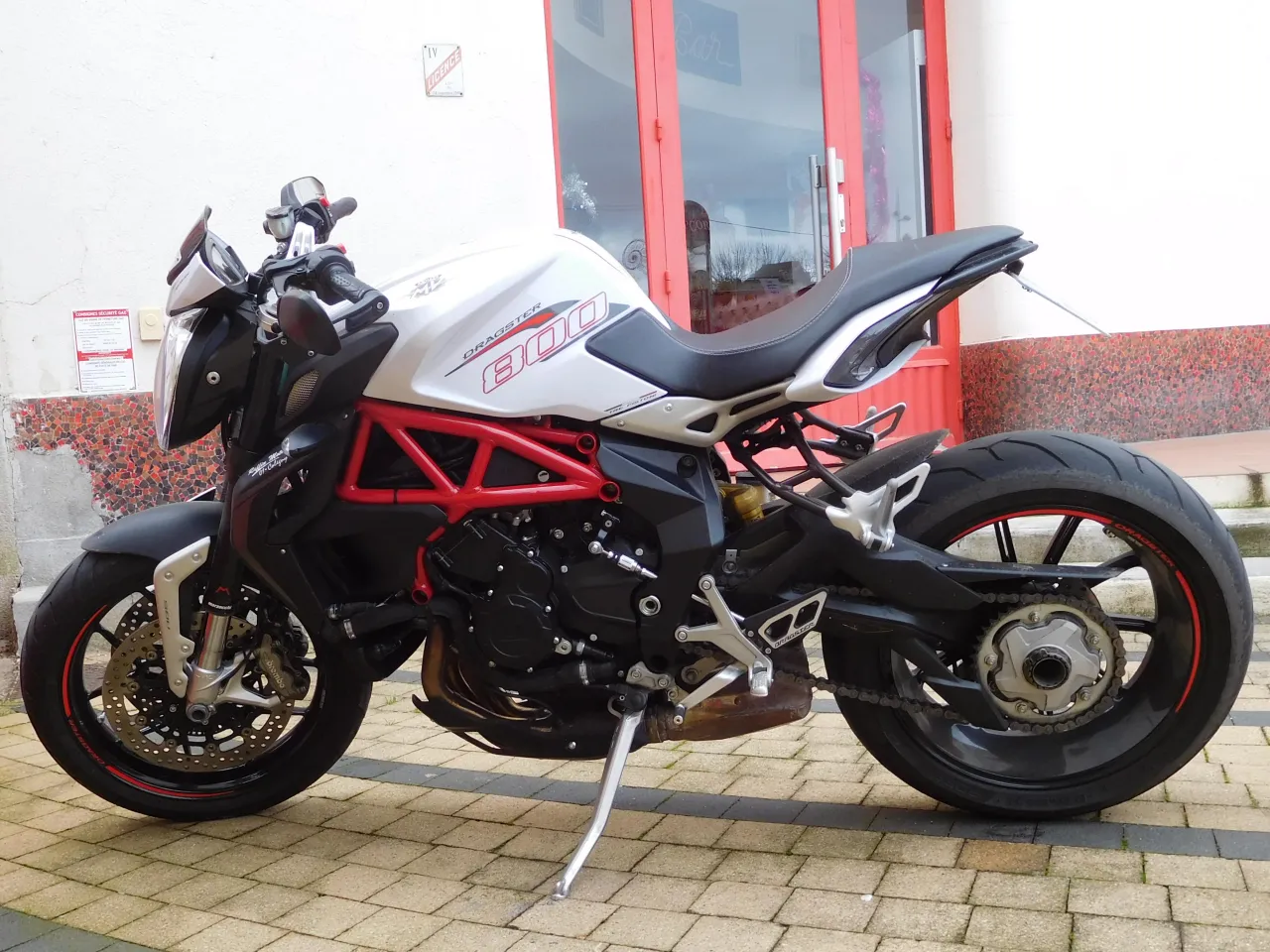 MV Agusta Dragster 800 linkerzijde