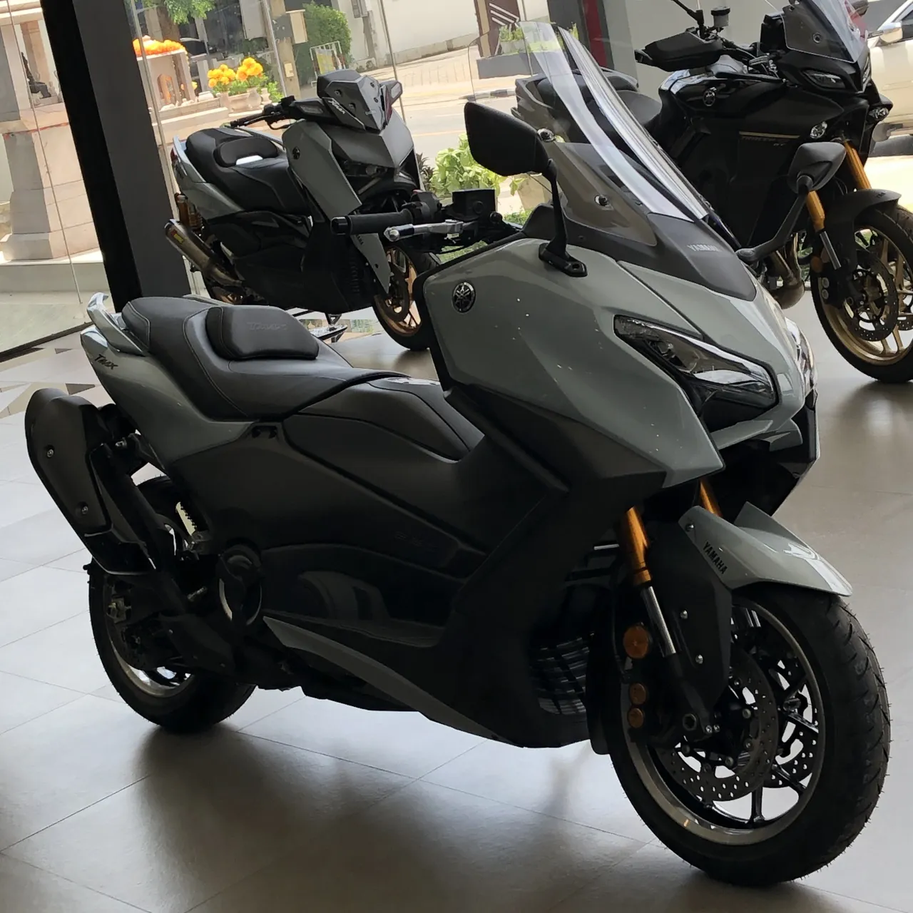 Yamaha TMAX 560 Tech Max 2025