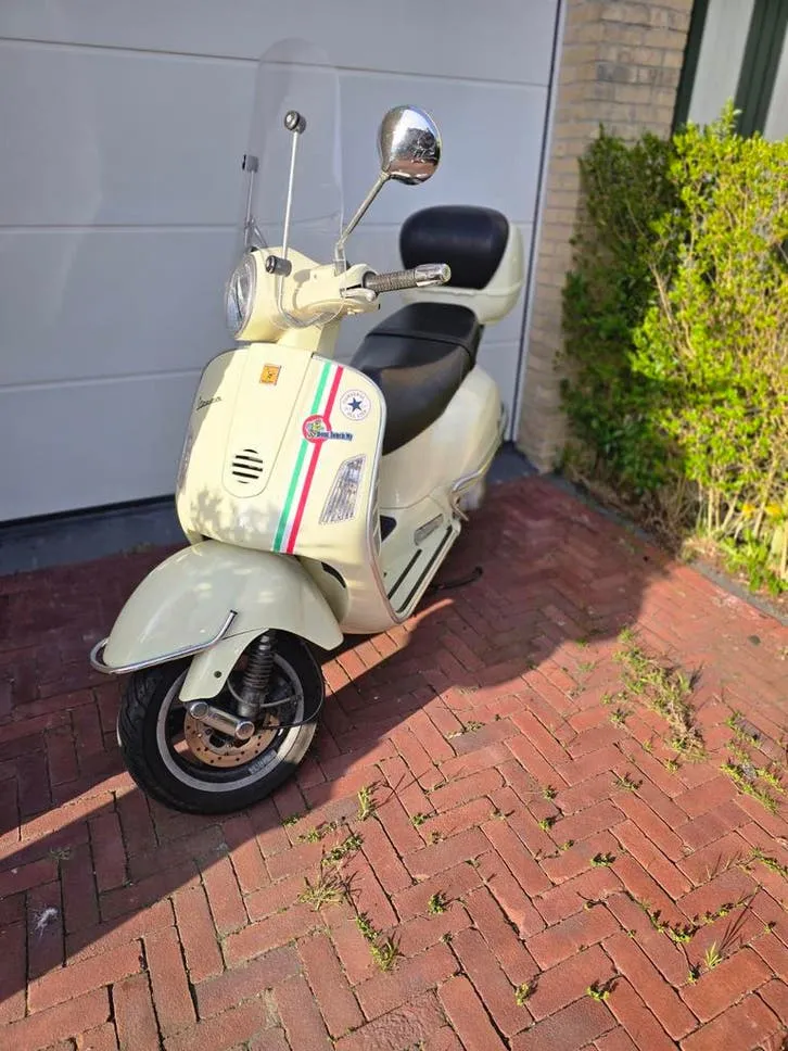 Piaggio GT 200