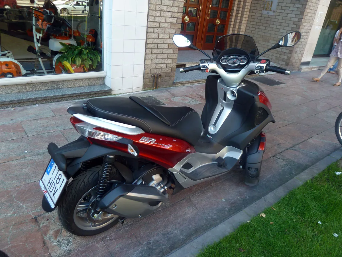 Piaggio MP3 Yourban achteraanzicht