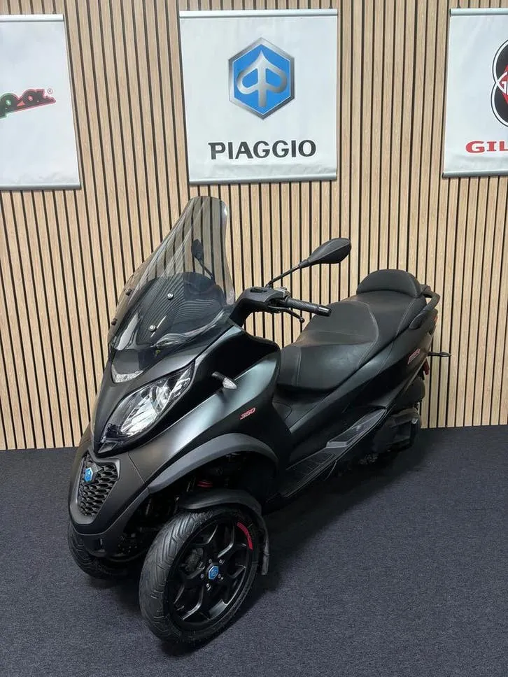 Piaggio MP3 350