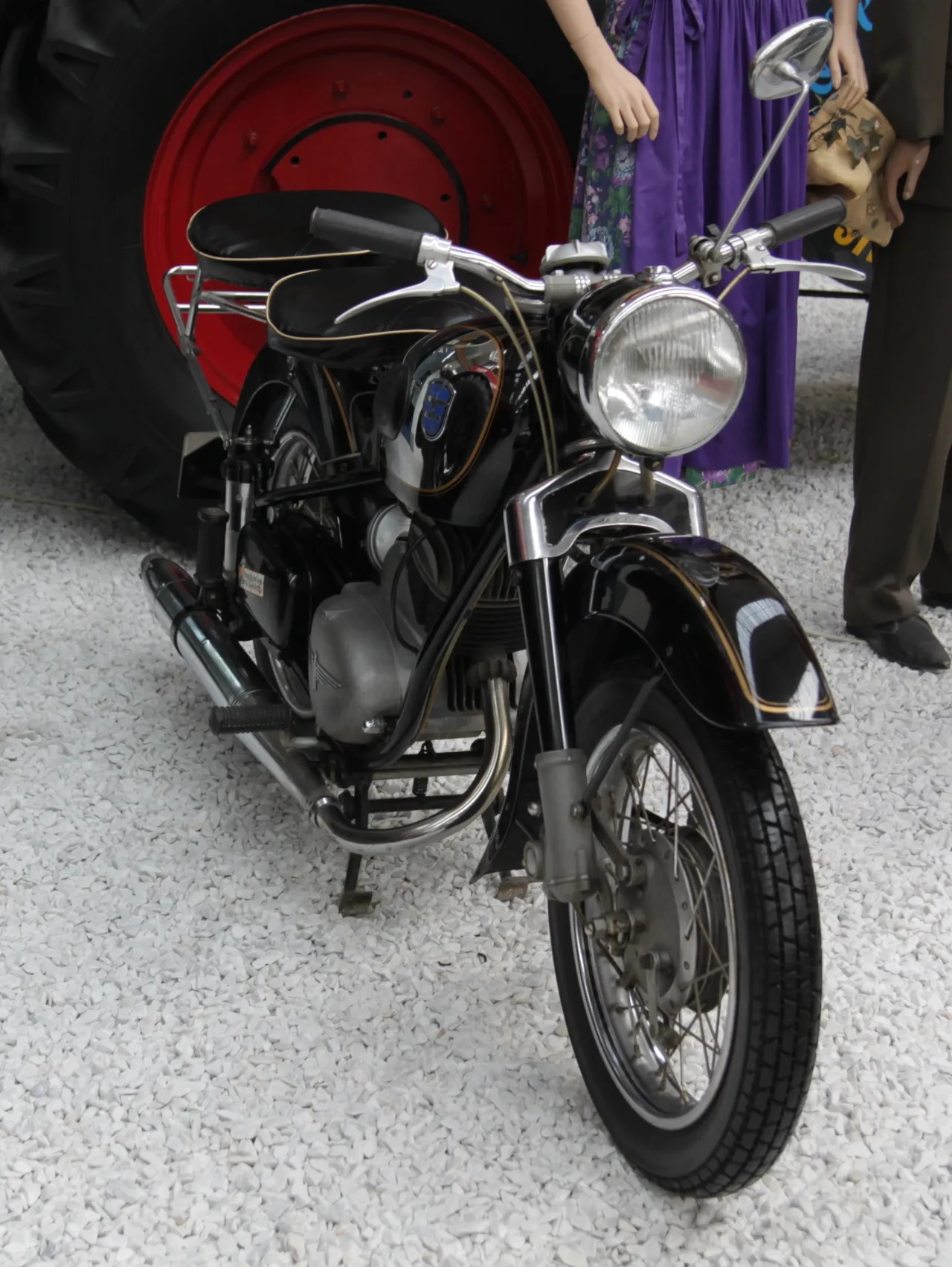 Adler MB 201 uit 1954, driekwartaanzicht