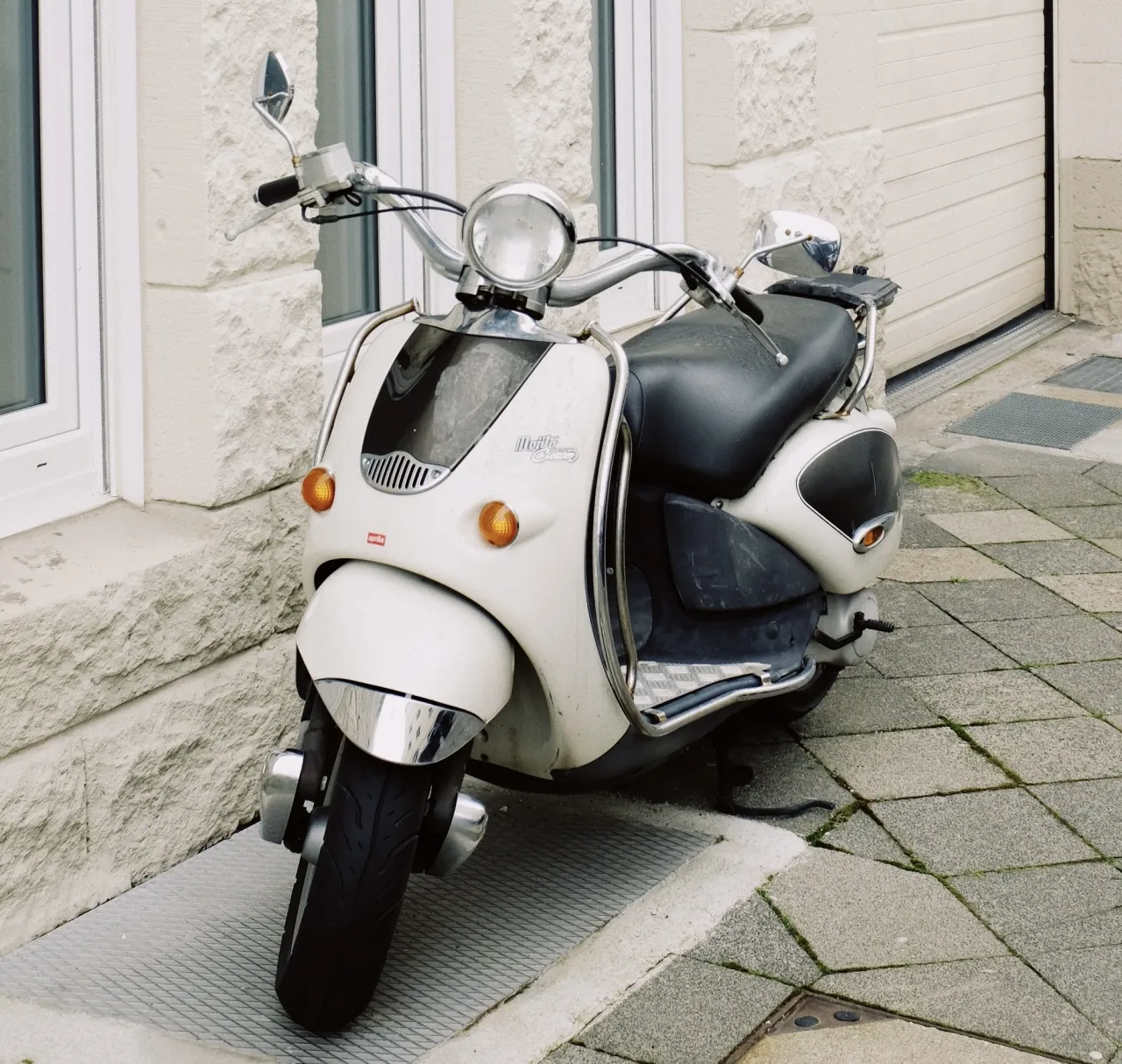 Aprilia Mojito Custom 125 scooter
