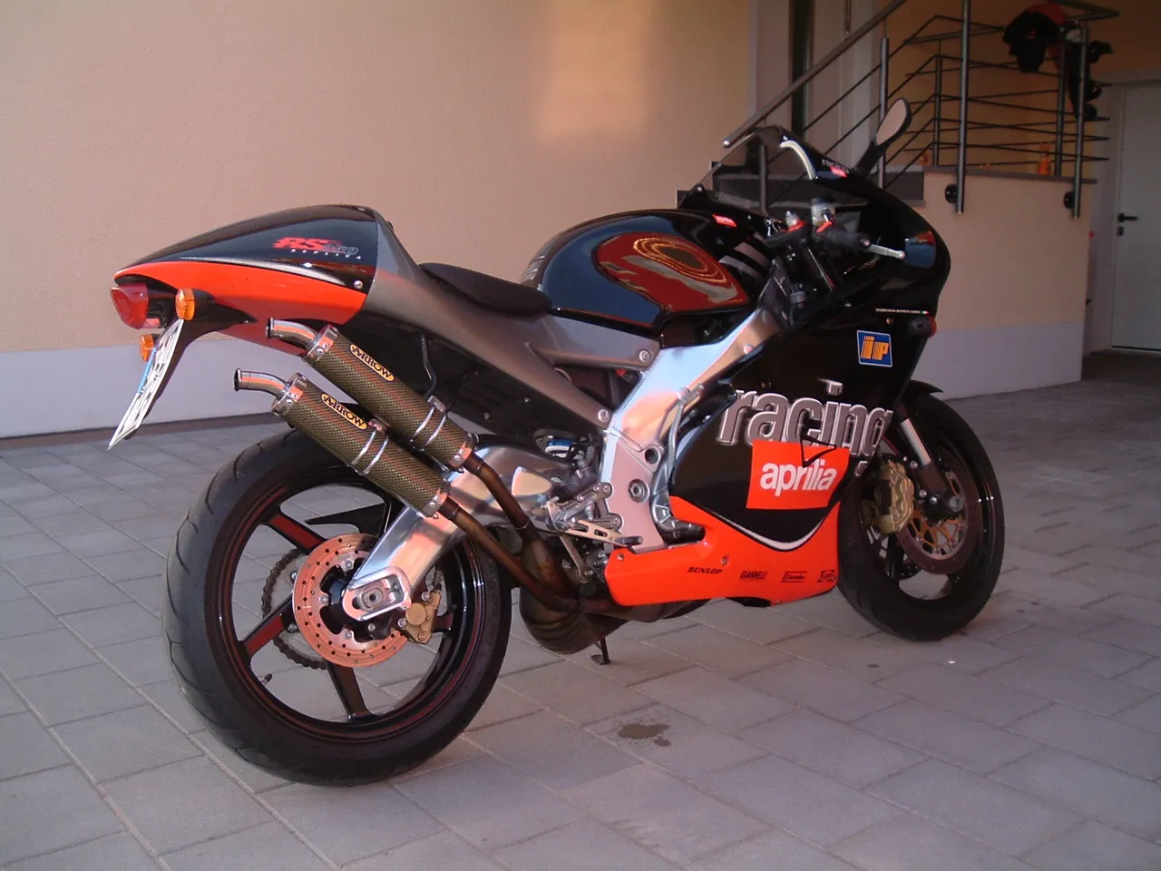 Aprilia RS250 tweetakt supersportsmotor zijaanzicht