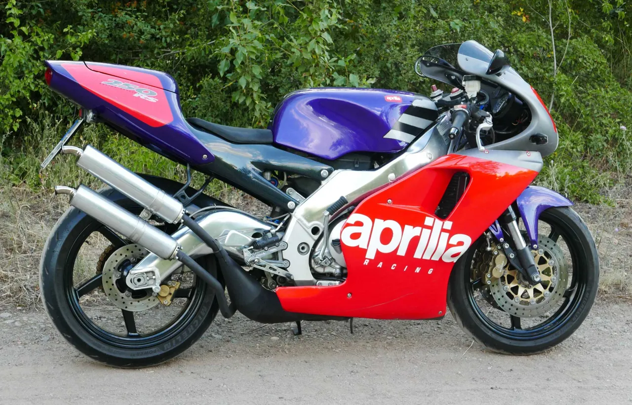 Aprilia RS250 laat model zijaanzicht